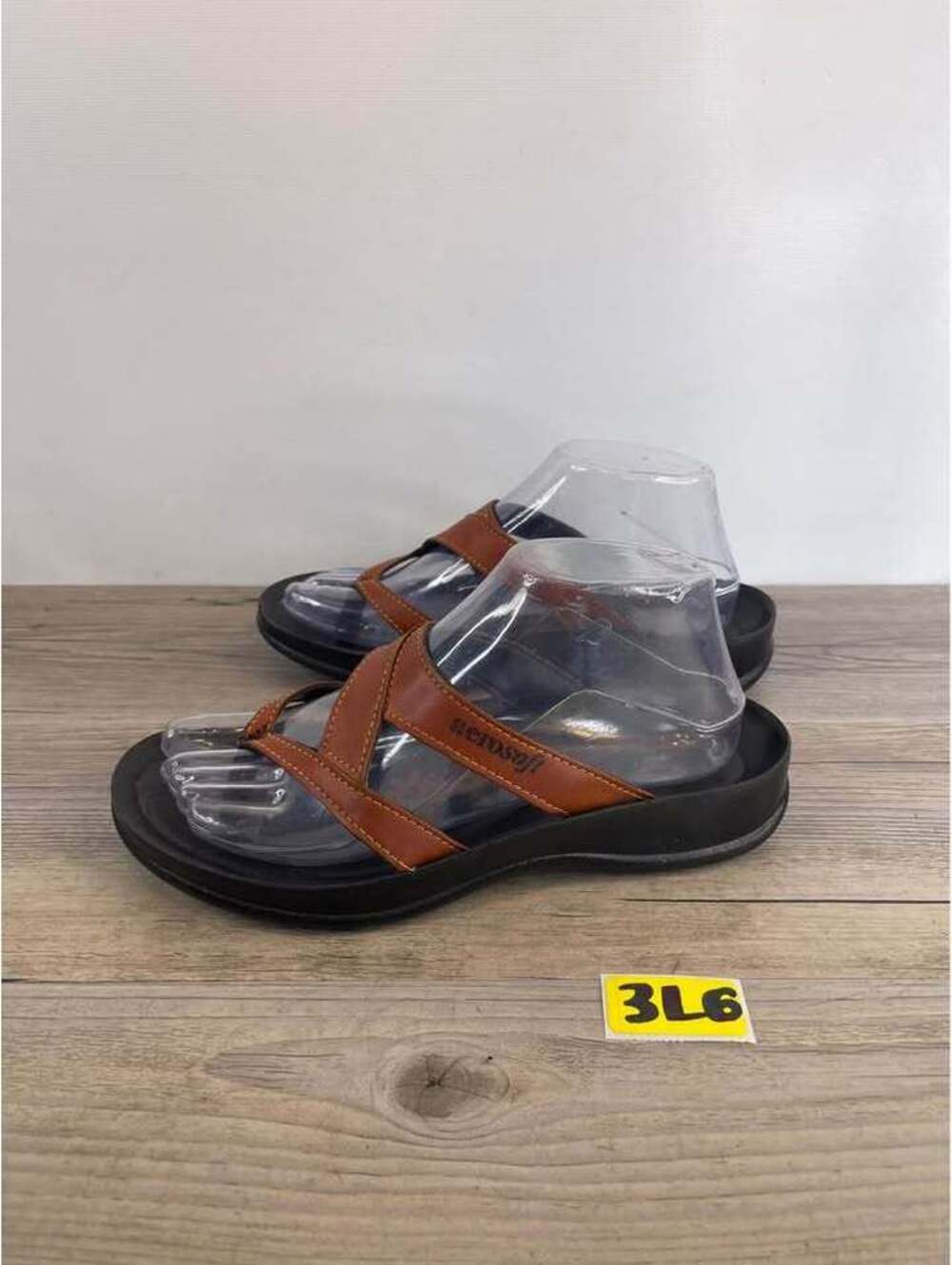Aerosoft Womens Brown Strappy Orthotic Flip Flops Thong Sandals Size US 7.5